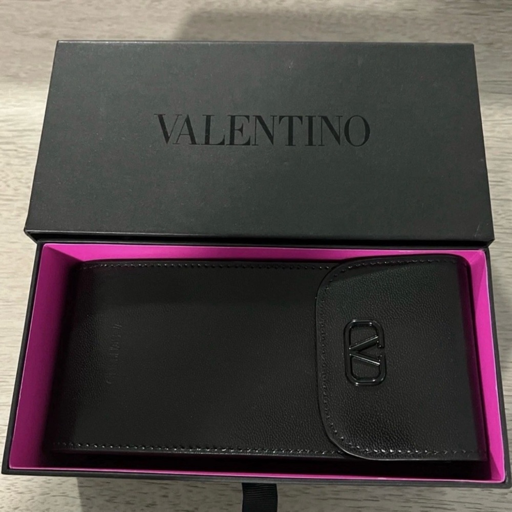 Valentino Black Sun glass case